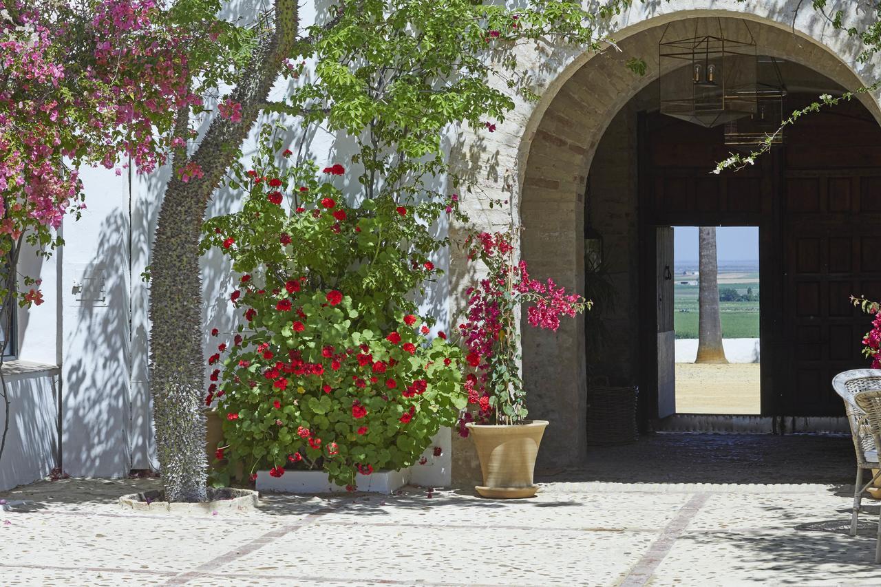 Hotel Hacienda De San Rafael Las Cabezas de San Juan Zewnętrze zdjęcie